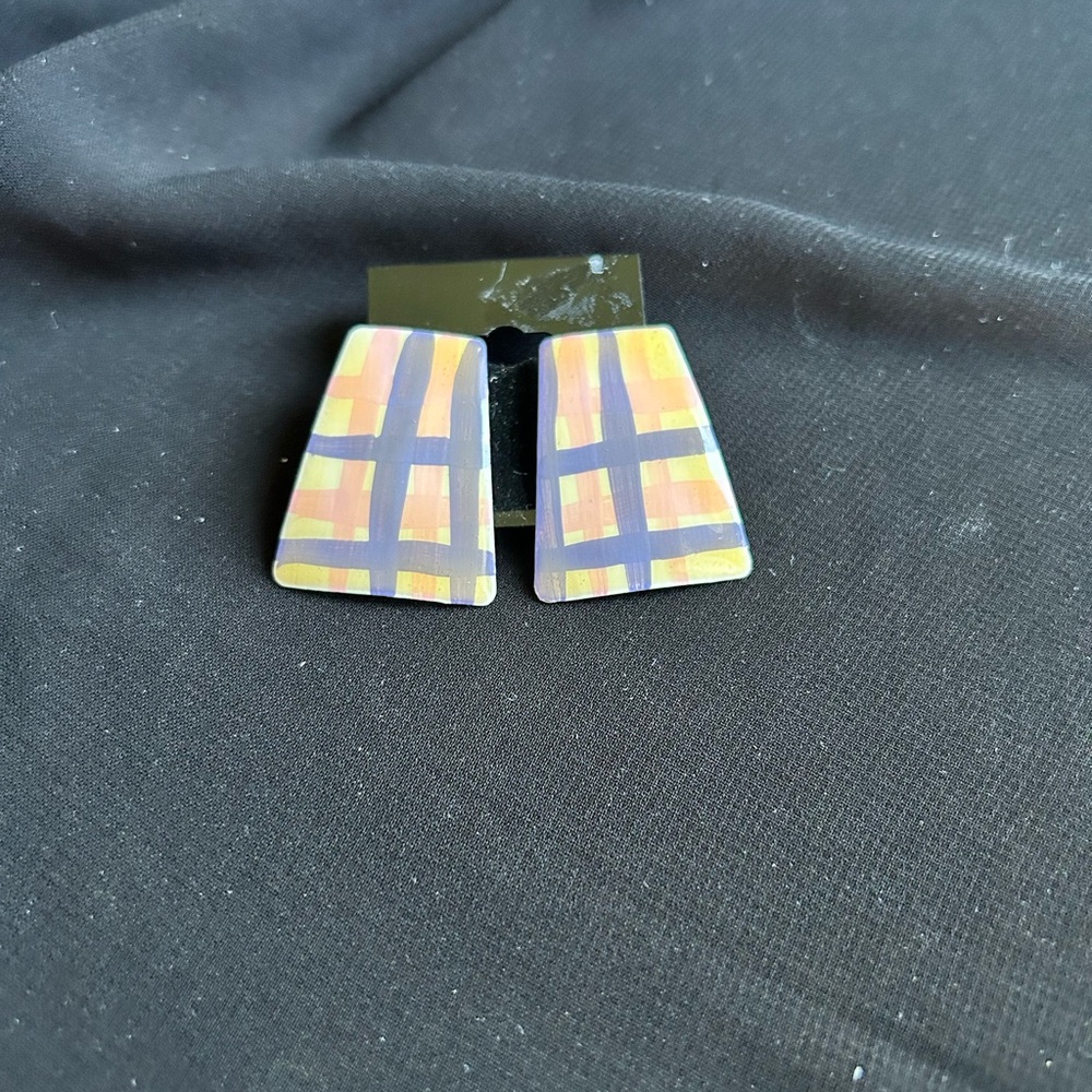VTG 80s Pastel Stripe Metal pierced earrings. Has 2 different backings.